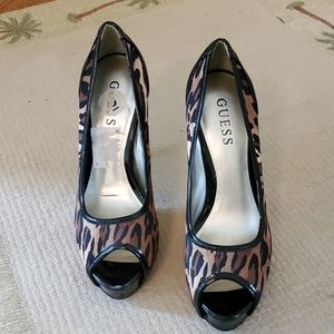 Guess leporard platform heel shoes